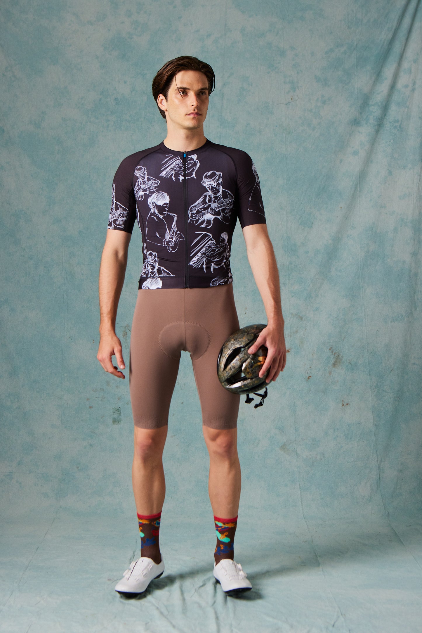 MOMENTUM BIB SHORTS | DEEP TAUPE